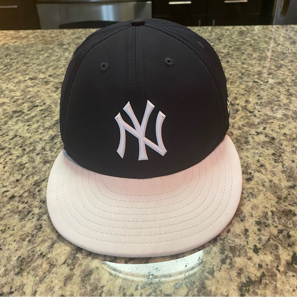 NY Yankees Hip Hop Style 59Fifty Fitted Black/White Baseball Cap/Hat Sz 8 1/4